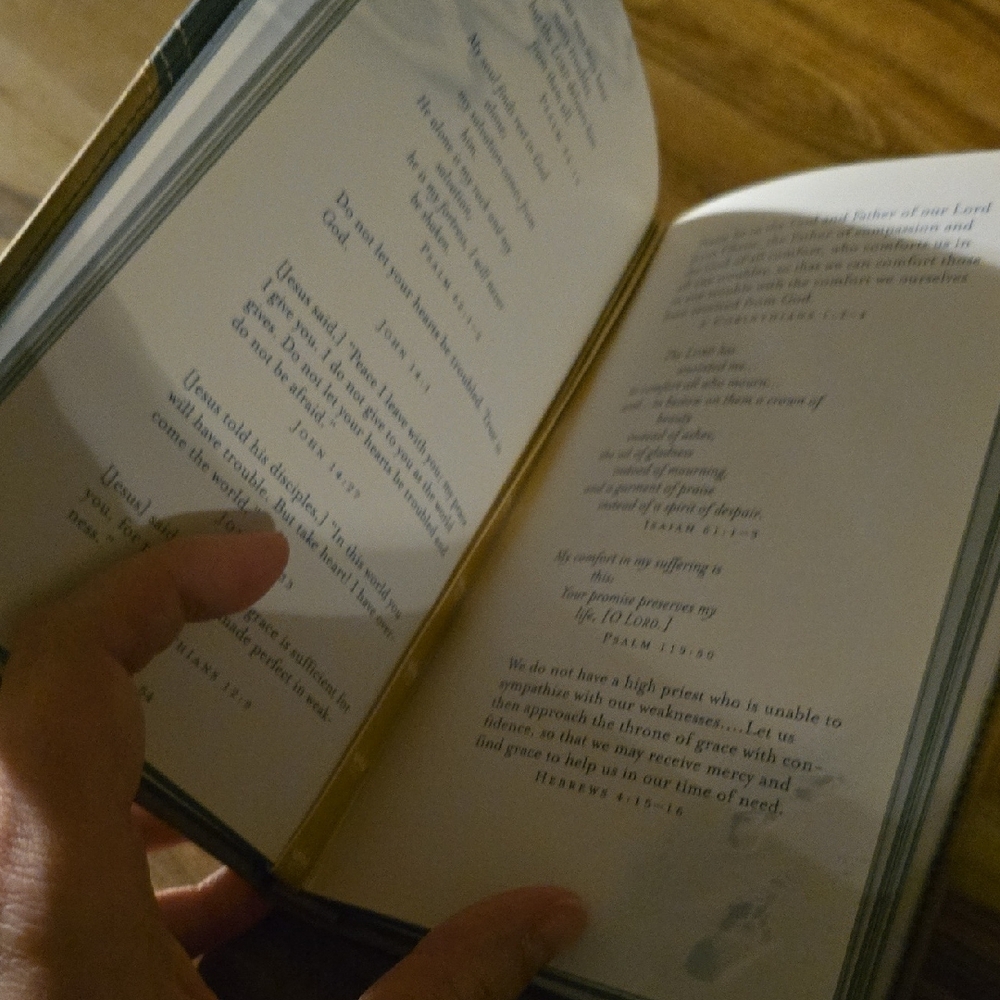 Footprints Scripture with Reflections Book - Picture 5 of 5